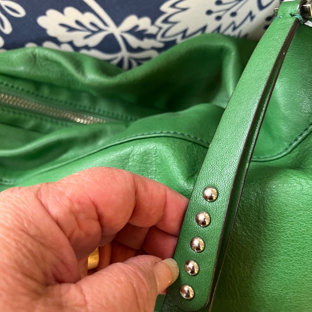 B. Makowsky green soft leather purse with crossbody option fabulous hardware - Picture 5 of 9